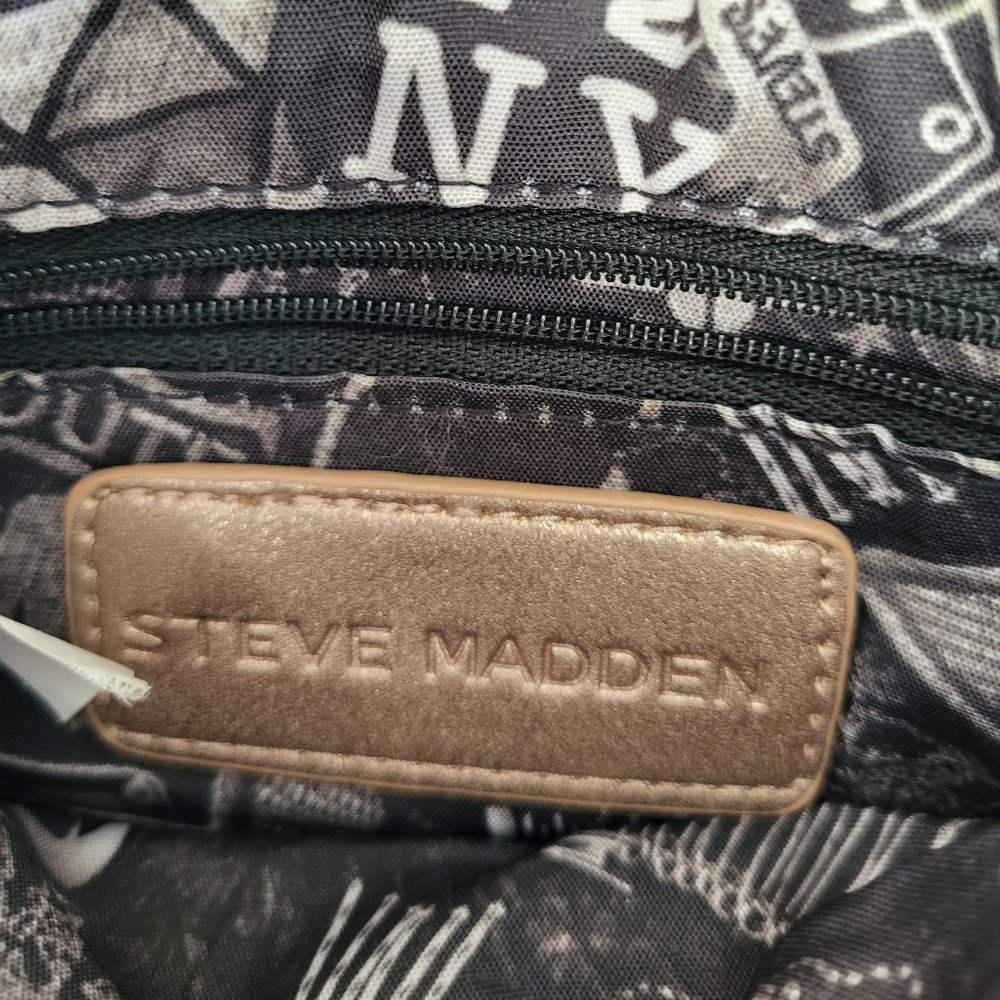 Steve Madden Gold/Champagne Sequin Wristlet Bag/Purse - Picture 4 of 4